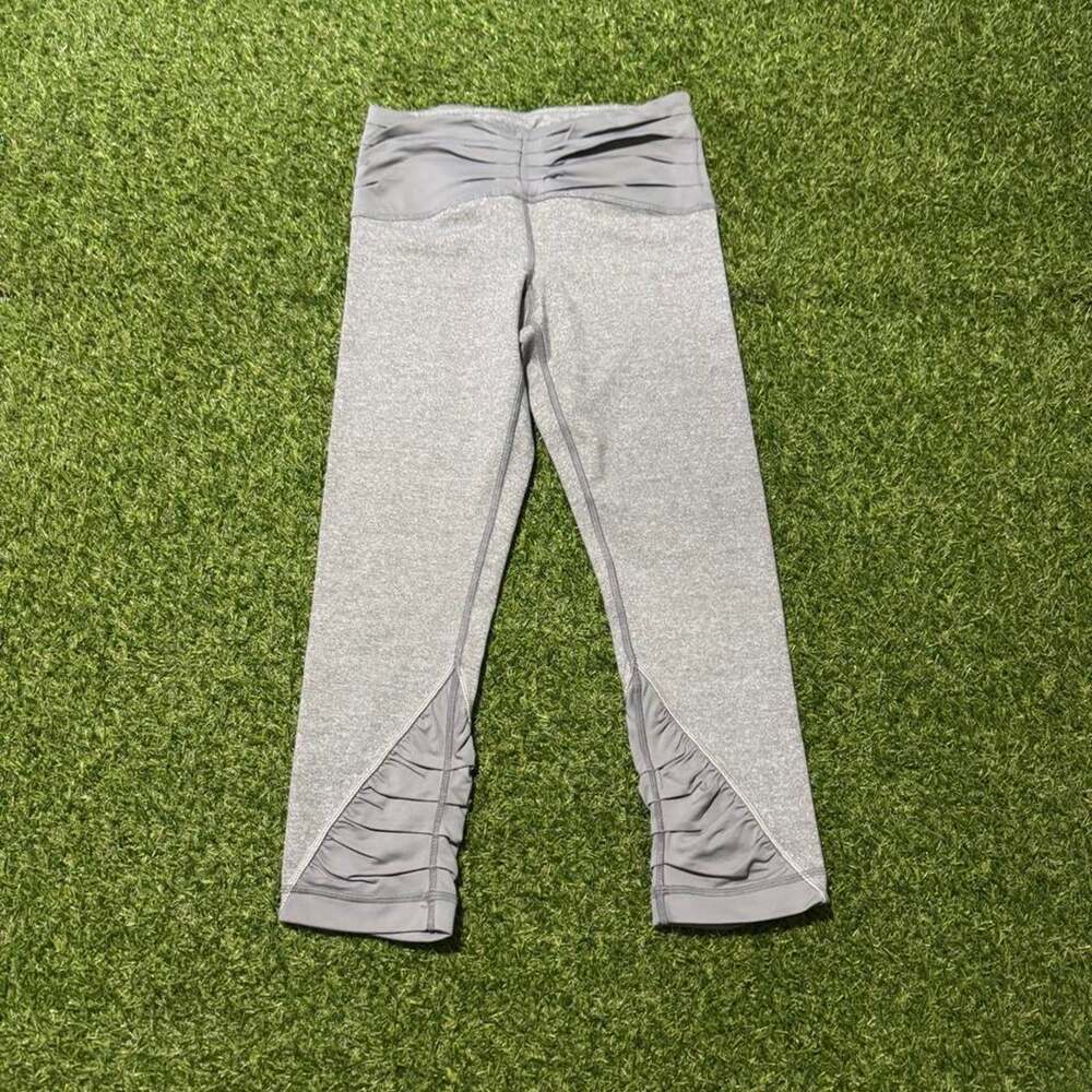 Lululemon gray heather capri leggings